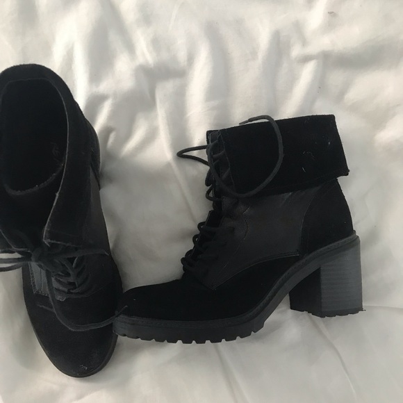 Kenneth Cole Reaction Booties - Picture 4 of 6